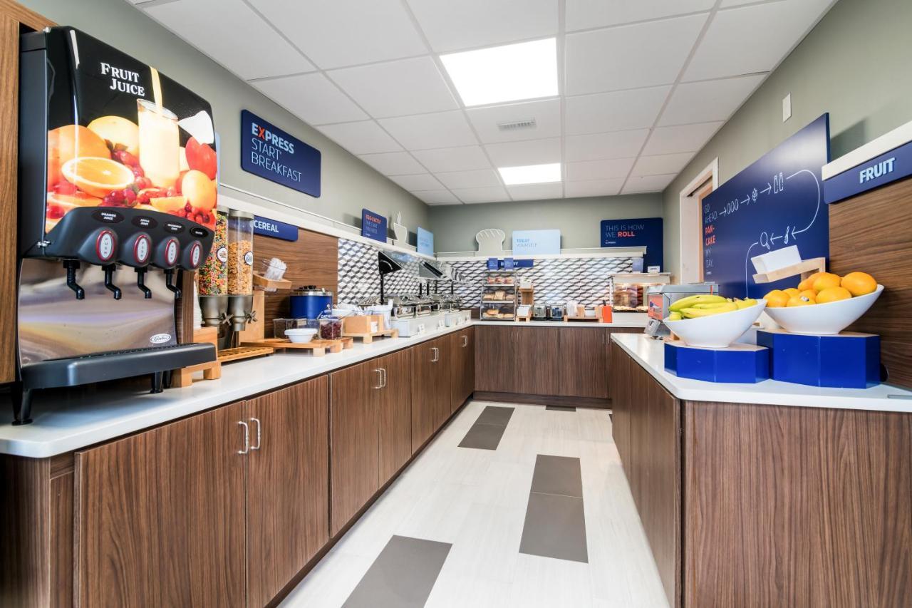 Holiday Inn Express - Plymouth By Ihg Exterior foto
