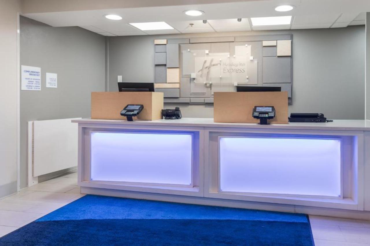 Holiday Inn Express - Plymouth By Ihg Exterior foto