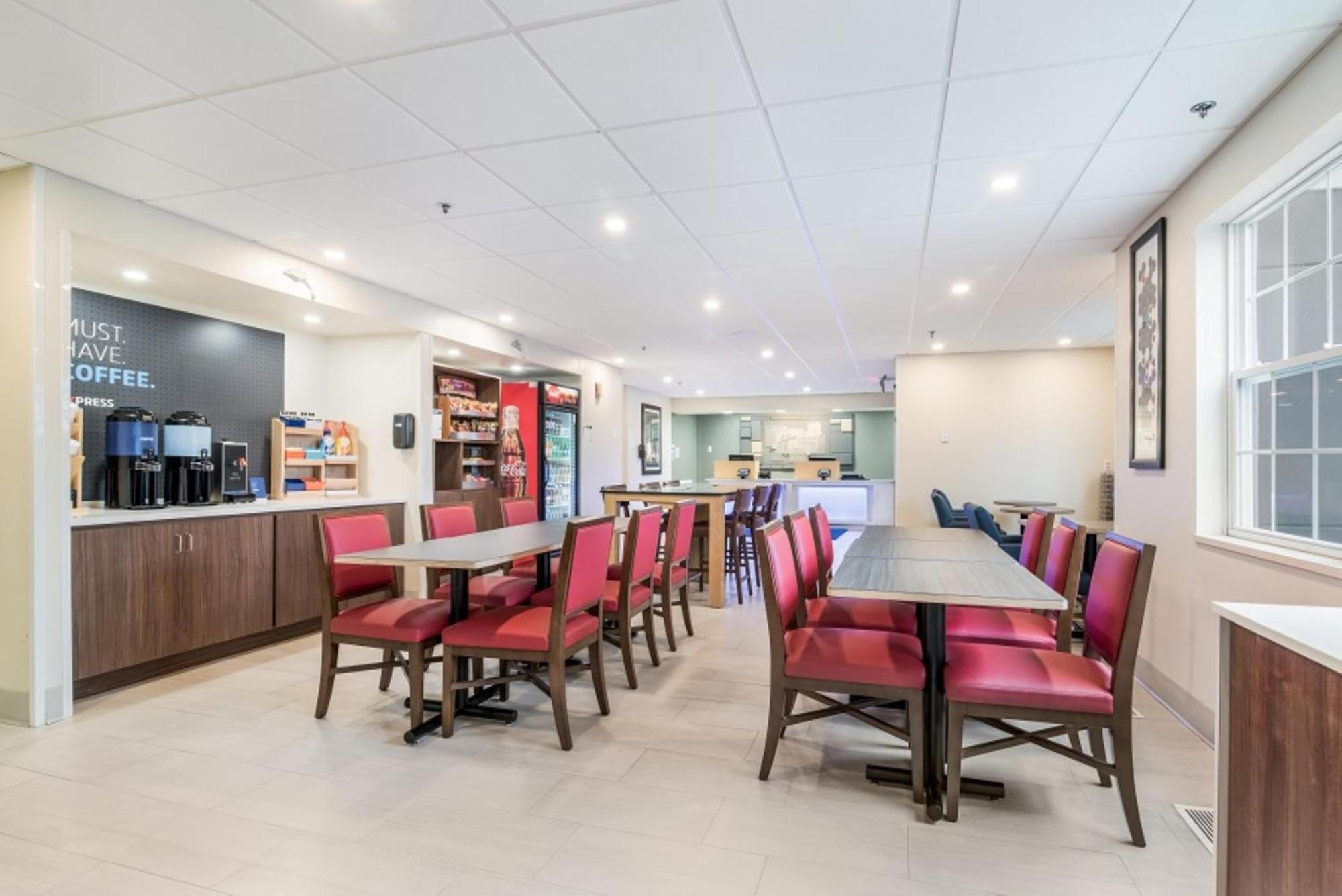 Holiday Inn Express - Plymouth By Ihg Exterior foto