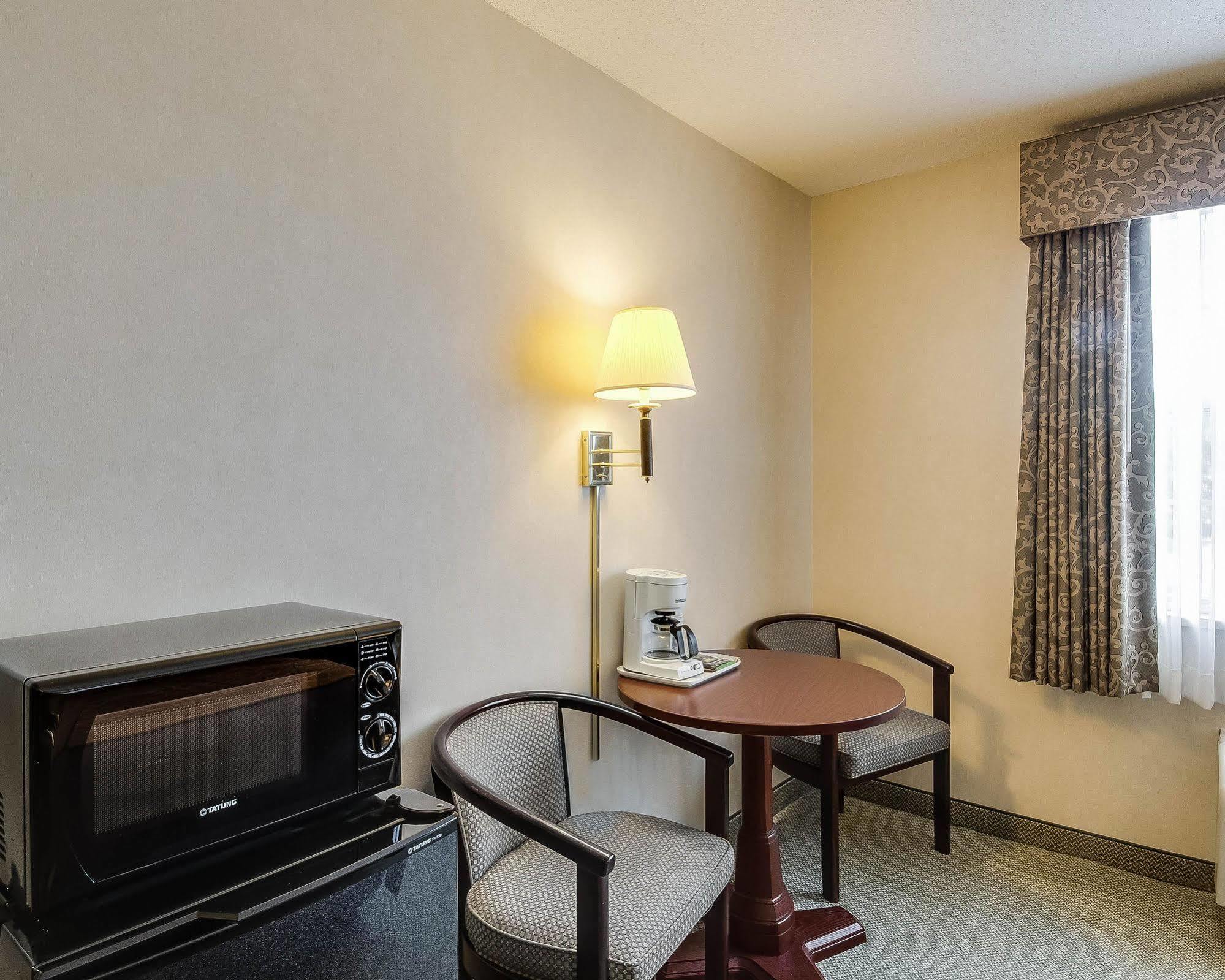 Holiday Inn Express - Plymouth By Ihg Exterior foto